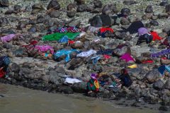 Afghan women washing their clothes, near Kalaikhum